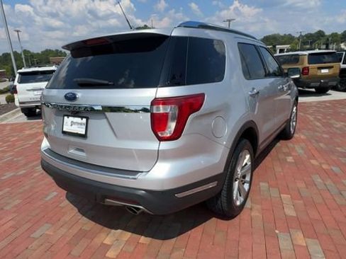 Used 2019 Ford Explorer Limited w/ Class III Trailer Tow Package FWD image 2