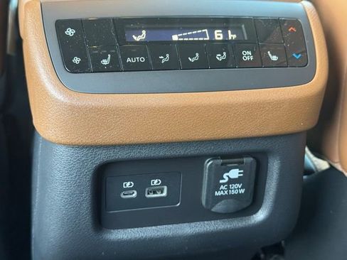 New 2025 Nissan Pathfinder Platinum image 21