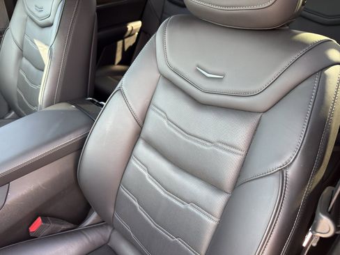 Used 2020 Cadillac XT6 Premium Luxury w/ Platinum Package AWD/4WD image 12