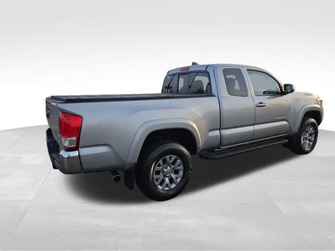 Used 2016 Toyota Tacoma SR5 image 7