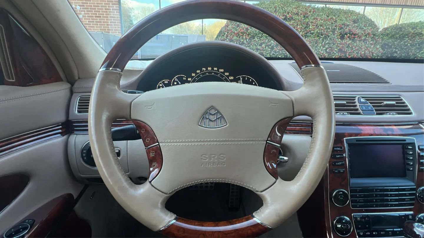 Used 2004 Maybach 57 RWD image 30