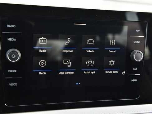 New 2026 Volkswagen Taos SE image 13