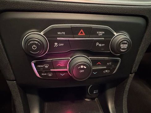 Used 2023 Dodge Charger SXT w/ Blacktop Package image 12