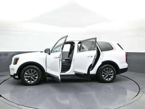 Used 2024 Kia Telluride LX AWD/4WD image 43