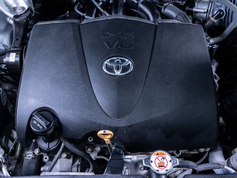 Used 2018 Toyota Highlander XLE image 7