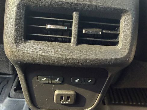 Used 2019 Chevrolet Equinox Premier AWD/4WD image 17