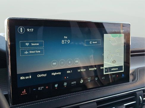 Used 2024 Lincoln Corsair AWD w/ Equipment Group 101A image 18