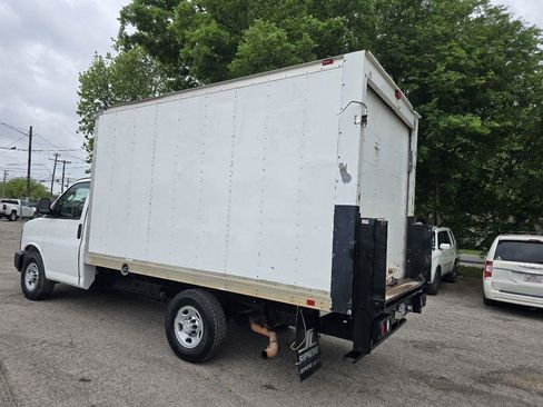 Used 2016 Chevrolet Express 3500 RWD image 5