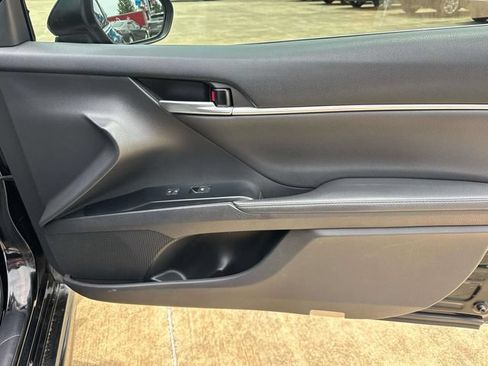 Used 2020 Toyota Camry XSE FWD image 18
