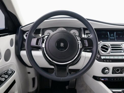 Used 2019 Rolls-Royce Ghost image 31