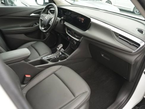 Used 2024 Buick Encore GX Sport Touring w/ Comfort Package FWD image 17