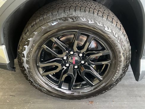 Used 2023 GMC Sierra 1500 Elevation w/ LPO, Elevation Black Package AWD/4WD image 8