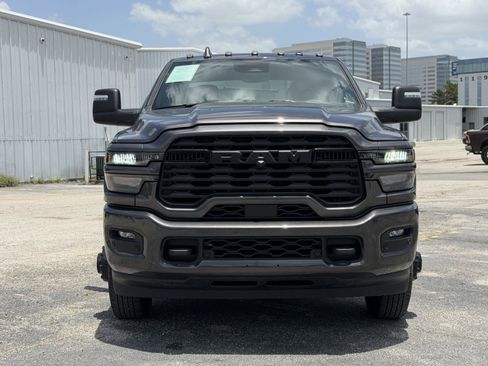 Used 2025 RAM 3500 Big Horn AWD/4WD image 3