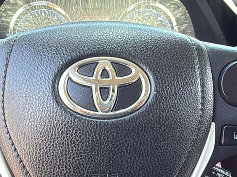 Used 2017 Toyota Corolla SE 50th Anniversary FWD image 17