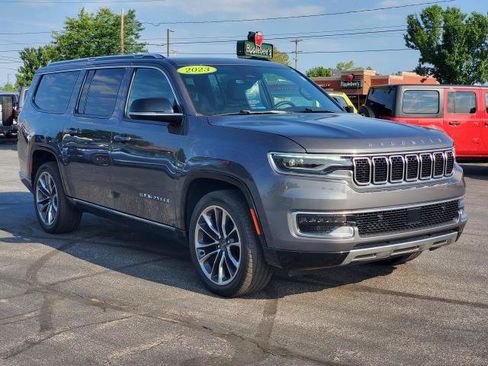 Used 2023 Jeep Wagoneer L Series III w/ Premium Group I AWD/4WD image 2