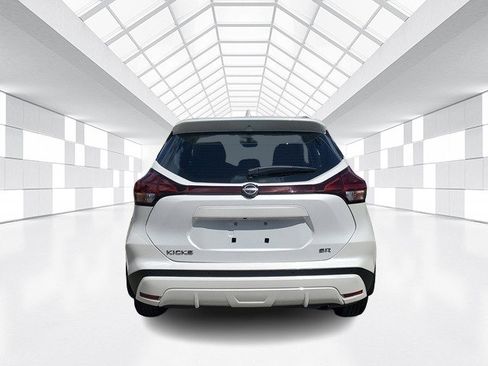Certified 2023 Nissan Kicks SR image 5