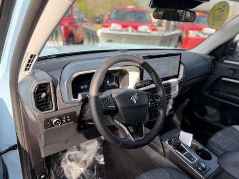 Used 2025 Ford Bronco Sport Heritage w/ Convenience Package image 13