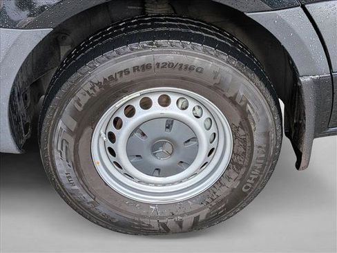 Used 2024 Mercedes-Benz Sprinter 2500 image 19