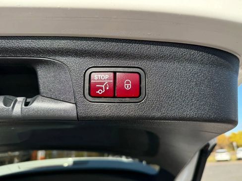 Used 2020 Mercedes-Benz GLE 350 4MATIC image 30