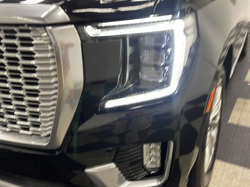 Used 2023 GMC Yukon XL Denali w/ Denali Reserve Package RWD image 27
