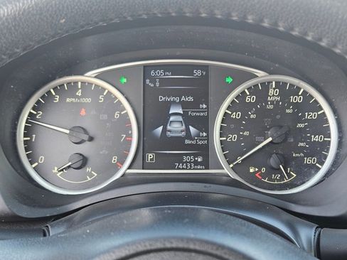 Used 2017 Nissan Sentra SR w/ SR Premium Technology Package image 10