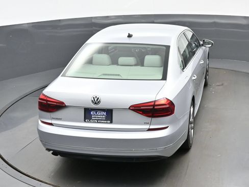 Used 2017 Volkswagen Passat 1.8T R-Line FWD image 35