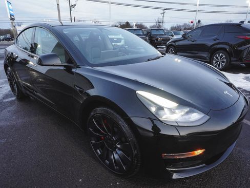 Used 2023 Tesla Model 3 Performance image 3