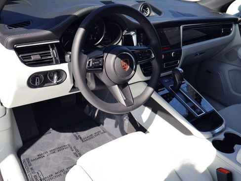 New 2026 Porsche Macan AWD/4WD image 4