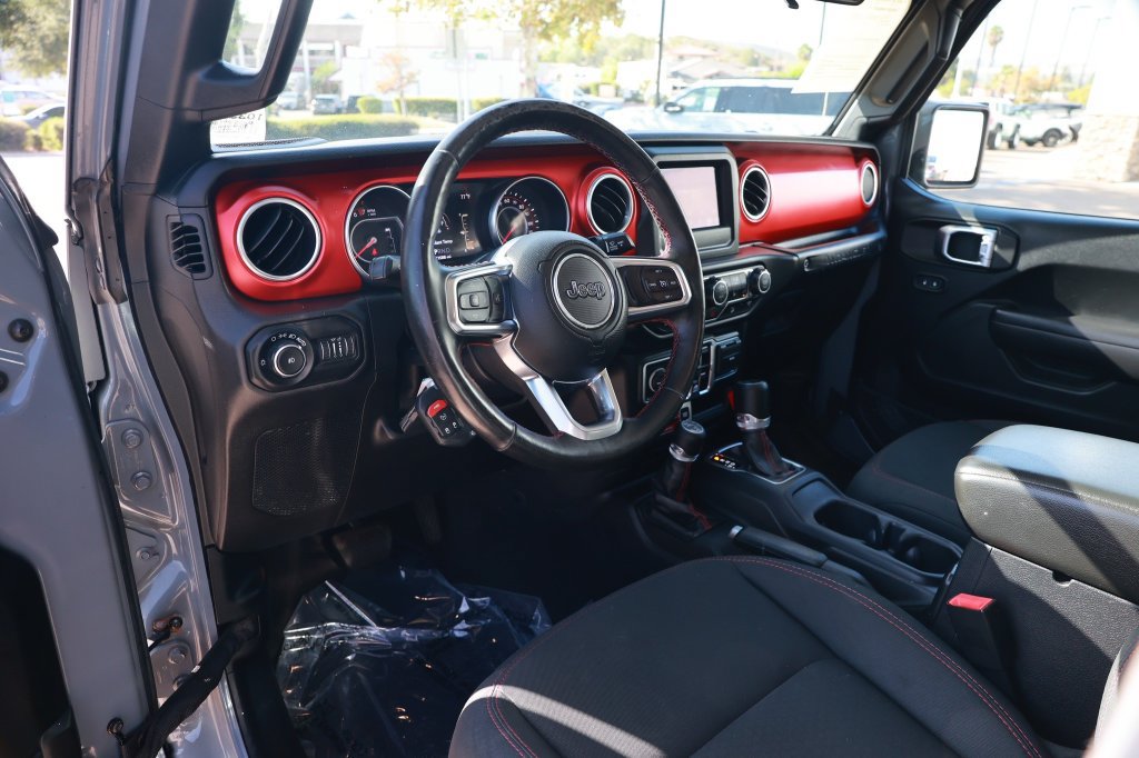 Used 2019 Jeep Wrangler Unlimited Rubicon w/ Cold Weather Group AWD/4WD image 17