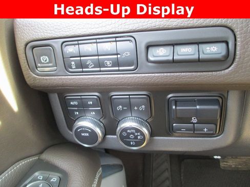 Used 2022 GMC Yukon XL Denali w/ Advanced Technology Package image 29