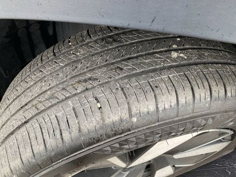 Certified 2024 Volkswagen Atlas Cross Sport SE image 39