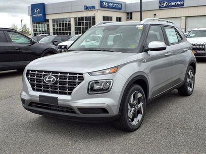 New 2025 Hyundai Venue SEL