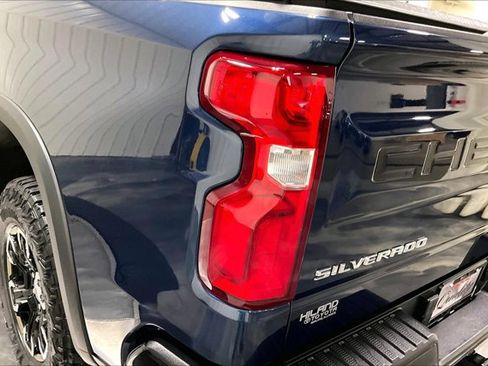 Used 2023 Chevrolet Silverado 1500 ZR2 image 29