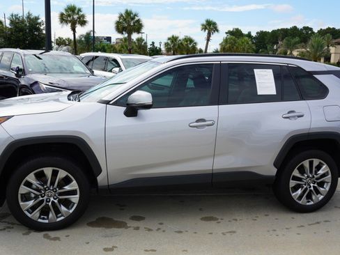 Used 2024 Toyota RAV4 XLE Premium FWD image 5