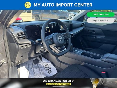 Used 2025 Nissan Kicks S AWD/4WD image 8