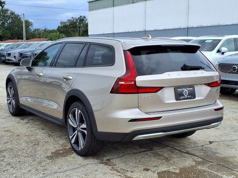 New 2026 Volvo V60 B5 Cross Country Plus w/ Protection Package Premier image 5