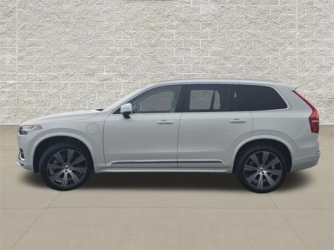 Used 2023 Volvo XC90 T8 Plus AWD/4WD image 4