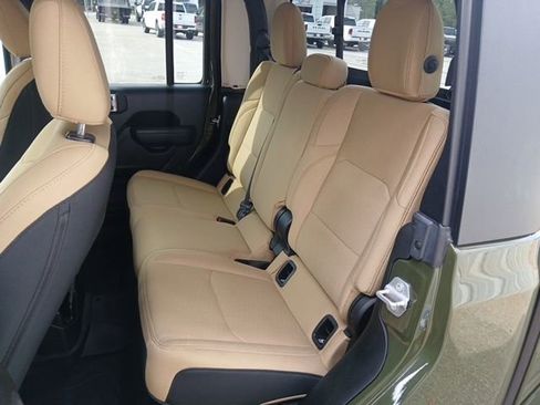 Used 2022 Jeep Gladiator Sport AWD/4WD image 14