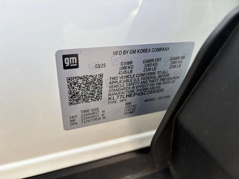 Used 2025 Chevrolet Trax LT w/ LT Convenience Package FWD image 28