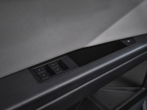Used 2025 Tesla Cybertruck AWD Crew Cab image 10