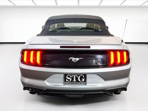 Used 2022 Ford Mustang Premium RWD image 5