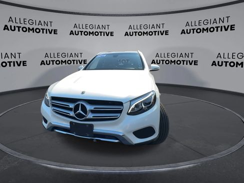 Used 2018 Mercedes-Benz GLC 300 4MATIC image 5
