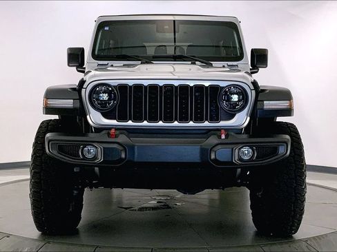 Used 2024 Jeep Wrangler Unlimited Rubicon w/ Technology Group AWD/4WD image 2