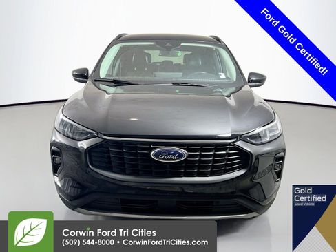 Used 2025 Ford Escape Platinum image 4