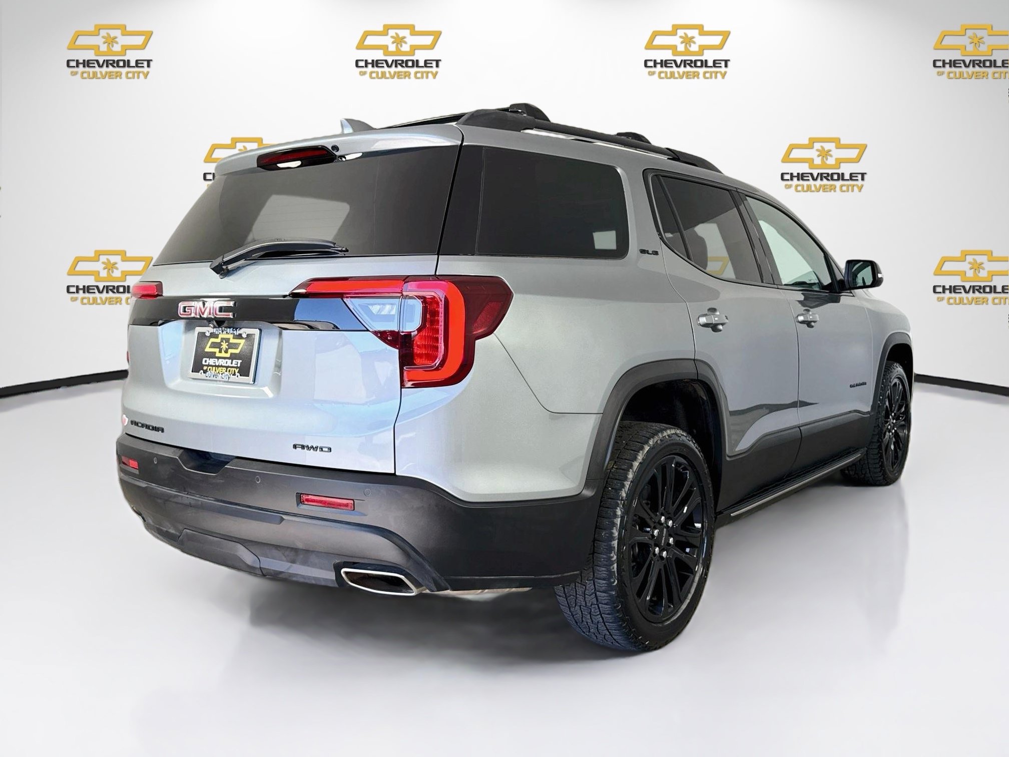 Used 2023 GMC Acadia SLE w/ Driver Convenience Package AWD/4WD image 8