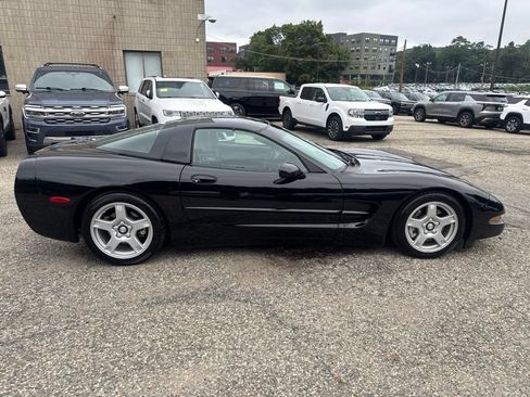 Used 1998 Chevrolet Corvette Coupe w/ Roof Pkg RWD image 9