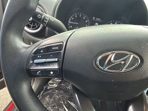 Used 2023 Hyundai Kona SE image 19