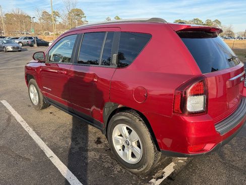 Used 2017 Jeep Compass Latitude image 6