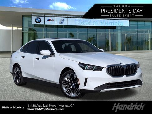 Used 2025 BMW i5 eDrive40i w/ Premium Package image 1