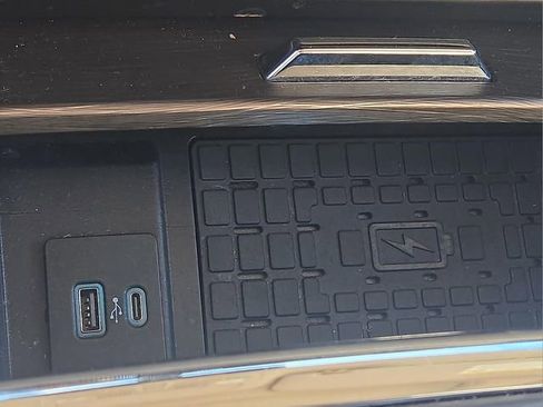 Used 2024 Ford Expedition Limited image 27